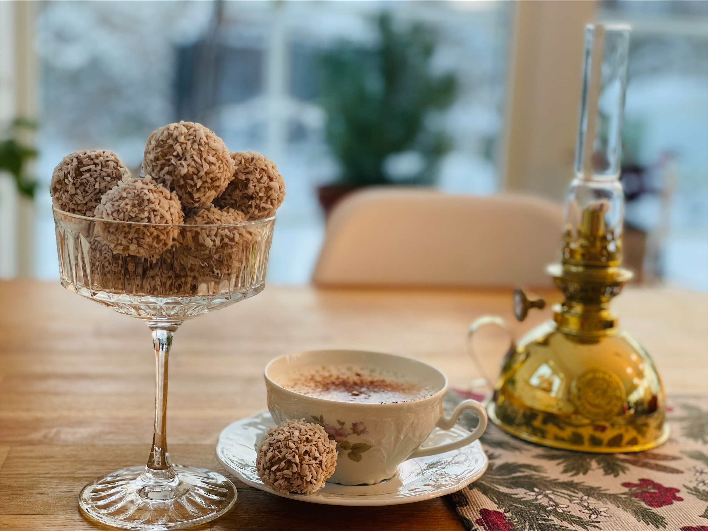 Frostiga proteinbollar med cappuccionsmak